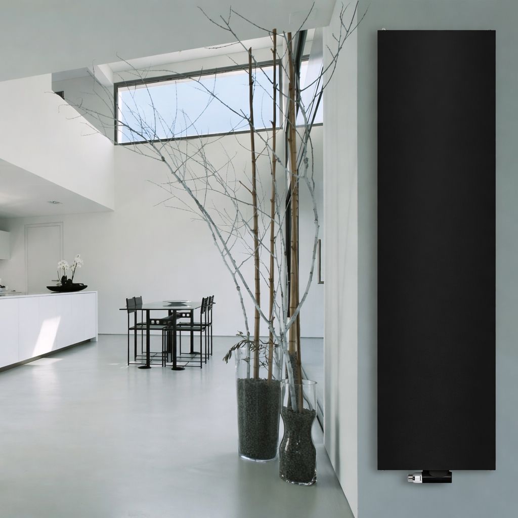Radiateur vertical Stelrad Vertex Plan T22 – 1800 × 600 mm – 2 214 W – noir mat
